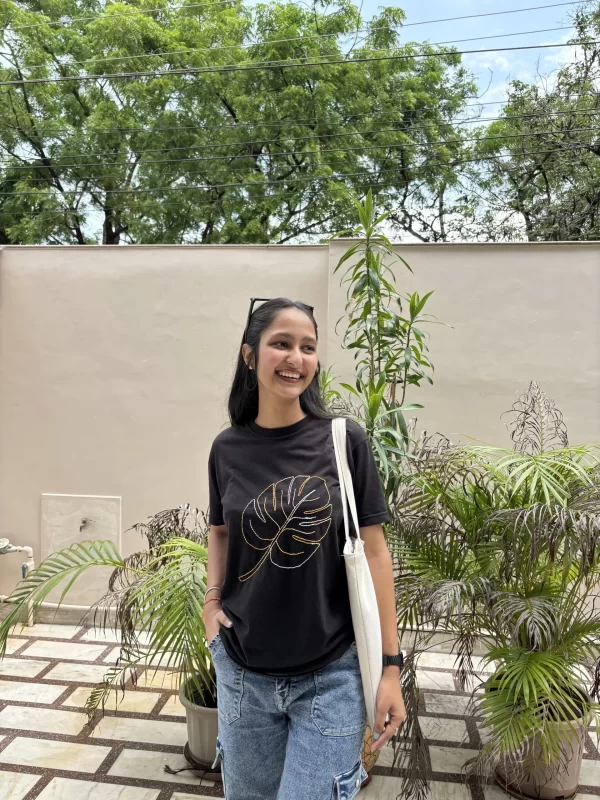 Embroidery t-shirt