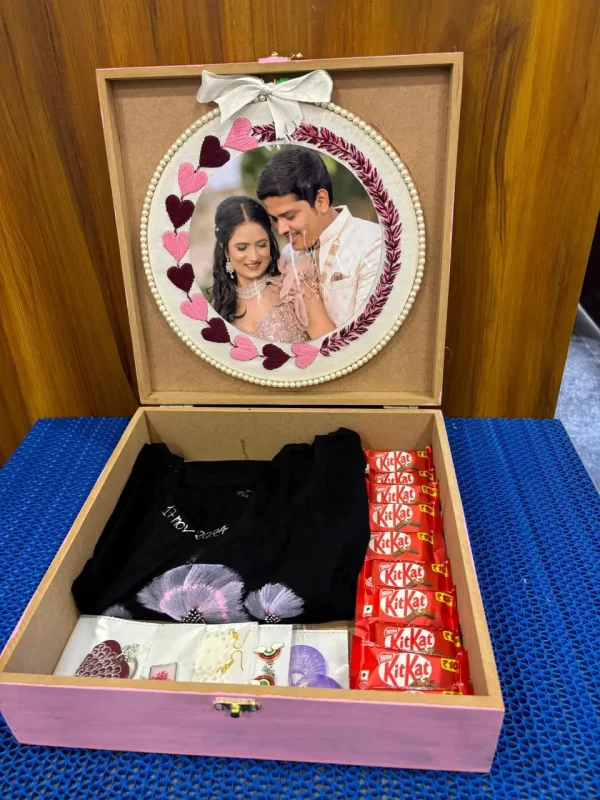 Anniversary hamper