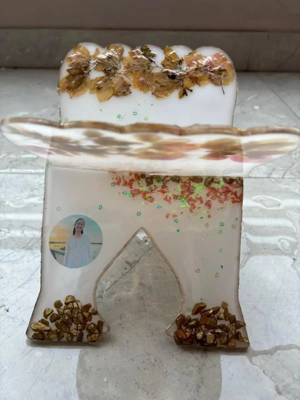 Resin Book Stand - Image 2