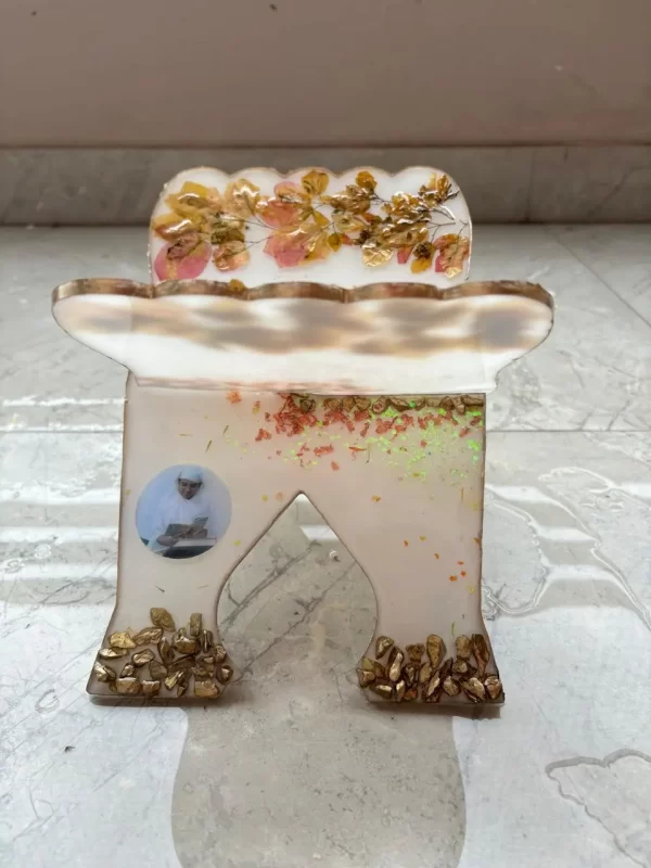 Resin Book Stand - Image 3